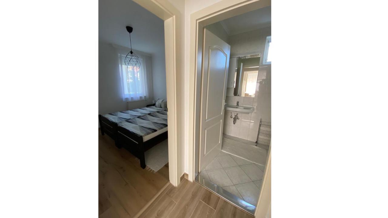 Andrea Apartmanok 2 Hajdúszoboszló Esterno foto