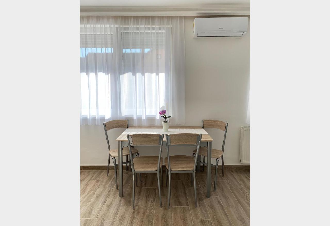 Andrea Apartmanok 2 Hajdúszoboszló Esterno foto